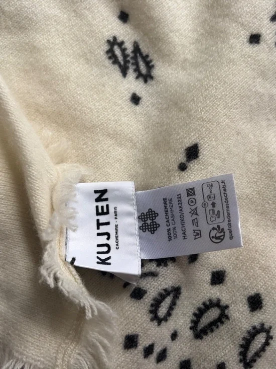 KUJTEN BANDANA HACHIKO WHITE LARGE - Picture 3 of 5